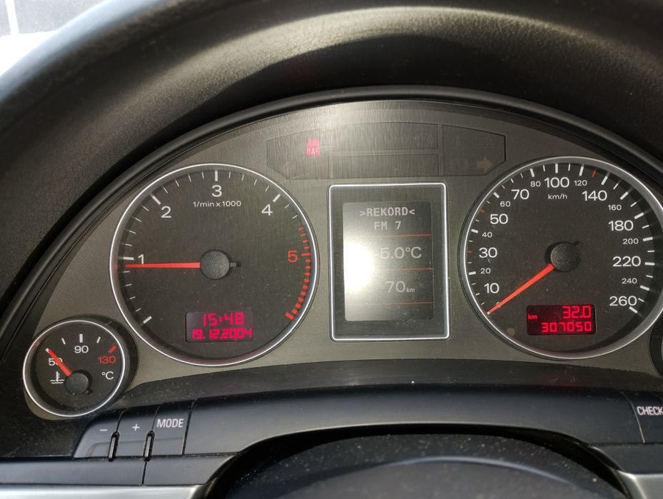 Audi A4 B7 KOMBI 2.0 TDI 140km