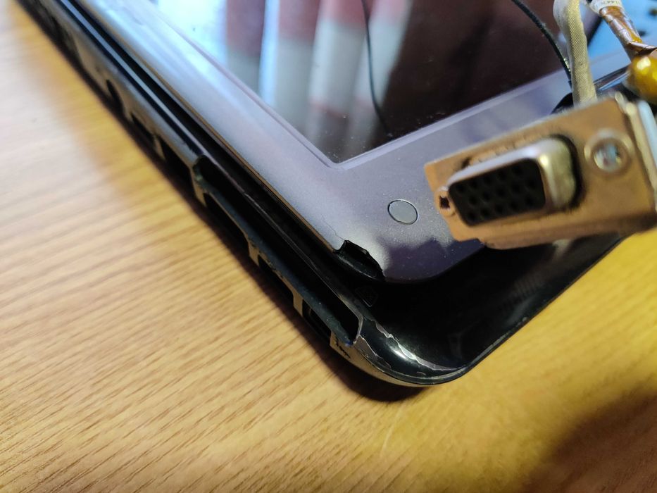 2 portateis/ carcaças Toshiba A300