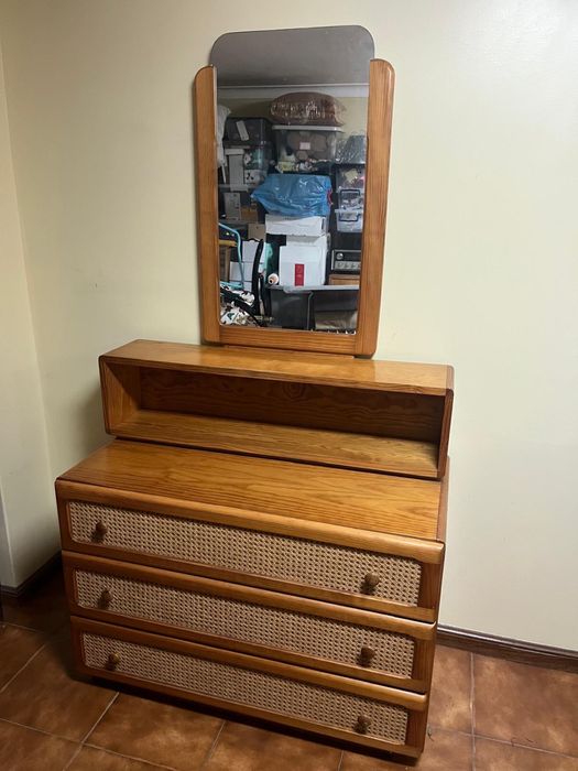 Cómoda com espelho vintage