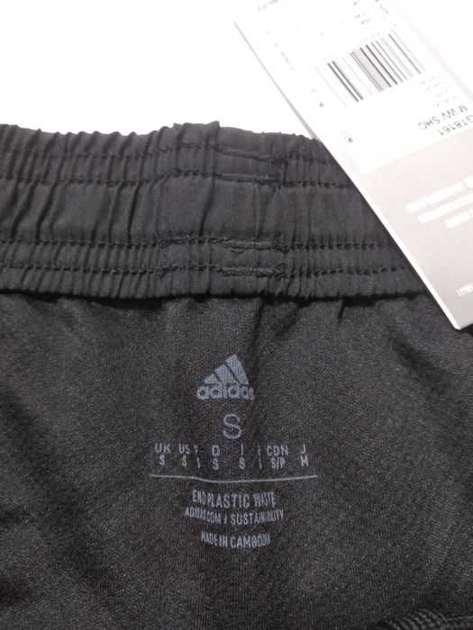 Шорты Adidas S новые