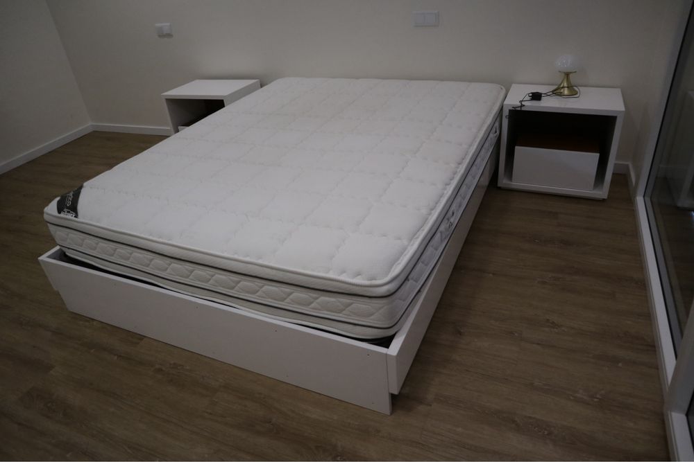 Cama de Casal com Colchão Ortopédico – 200x160