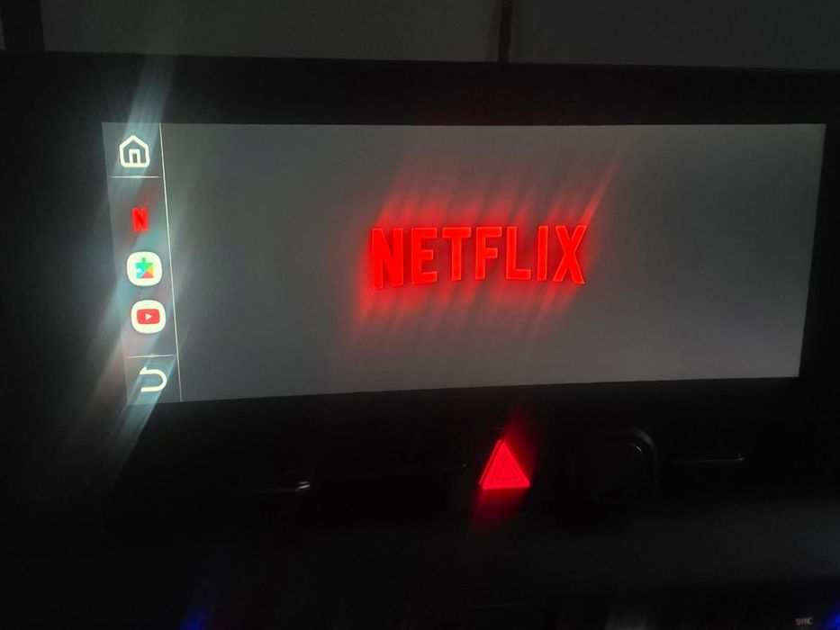 Carplay Netfflix  You Tubie