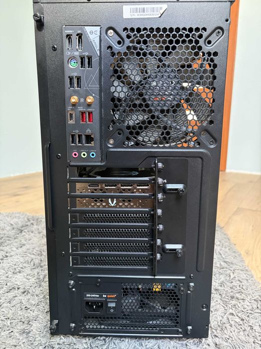 Komputer RTX 4070, 7800X3D RAM DDR5 32GB