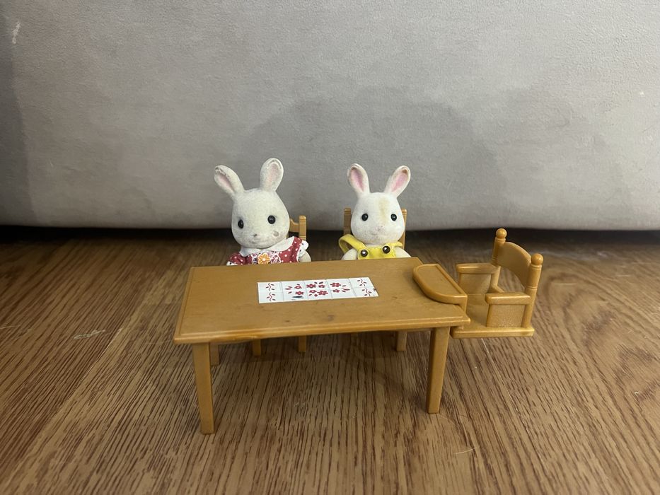 Набір Sylvanian Families – 2 кролики + меблі для їдальні