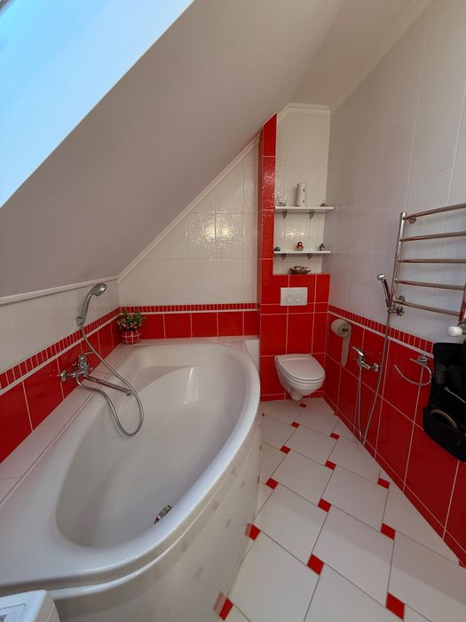 Продаж будинку по вулиці Романця.