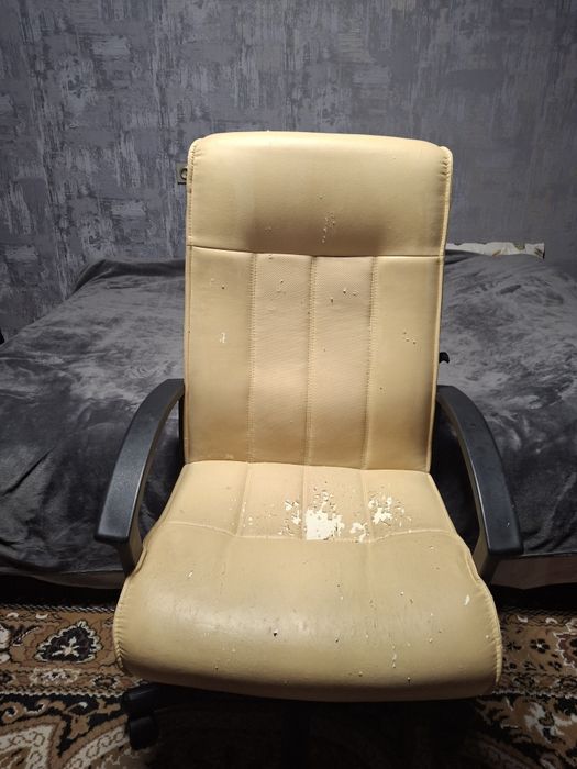 Кресло офисное  б/у