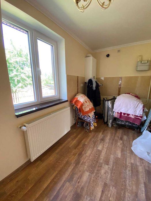 Будинок недалеко від Міста,6 соток Землі