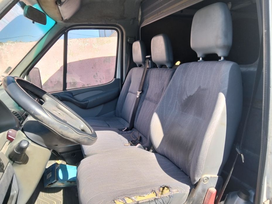 Mercedes sprinter 208 CDI 2002 com 220 mil km riais