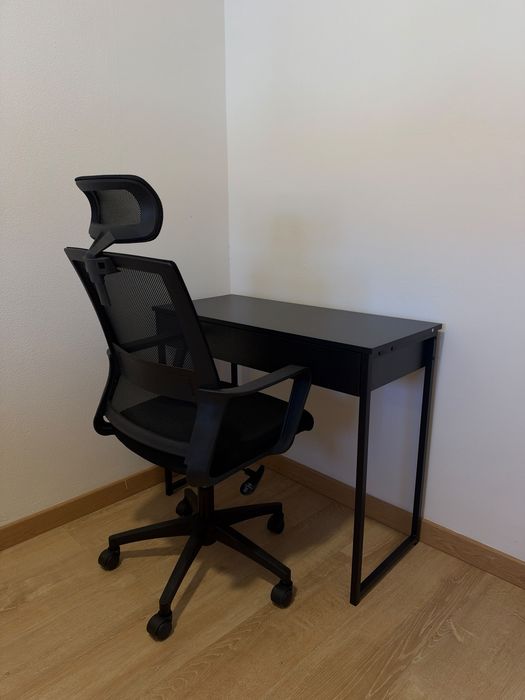 Secretaría e cadeira nova