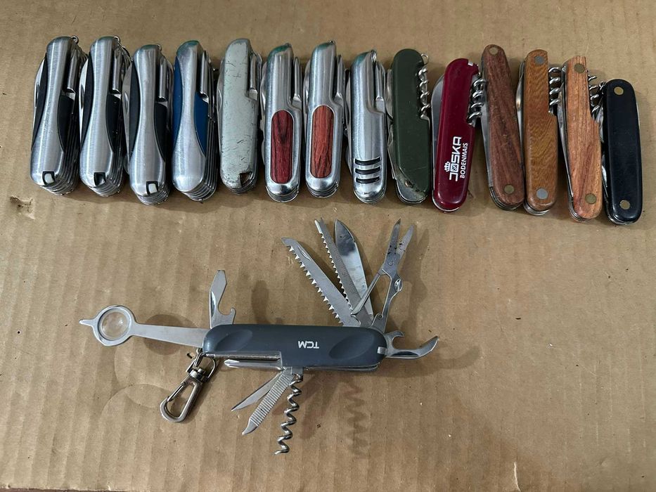 Canivetes Suiços de Várias Marcas