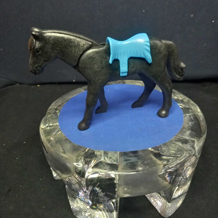 Playmobil cavalo preto