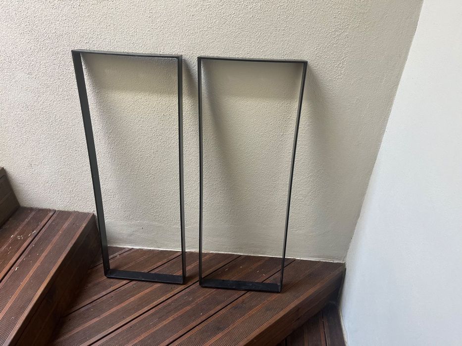 Pés de mesa em metal