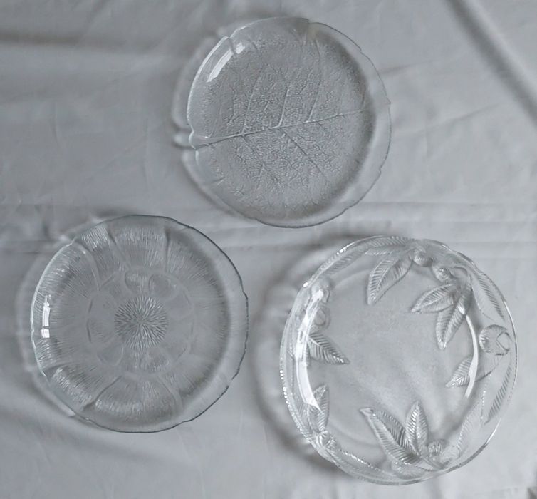 Taças e pratos de servir