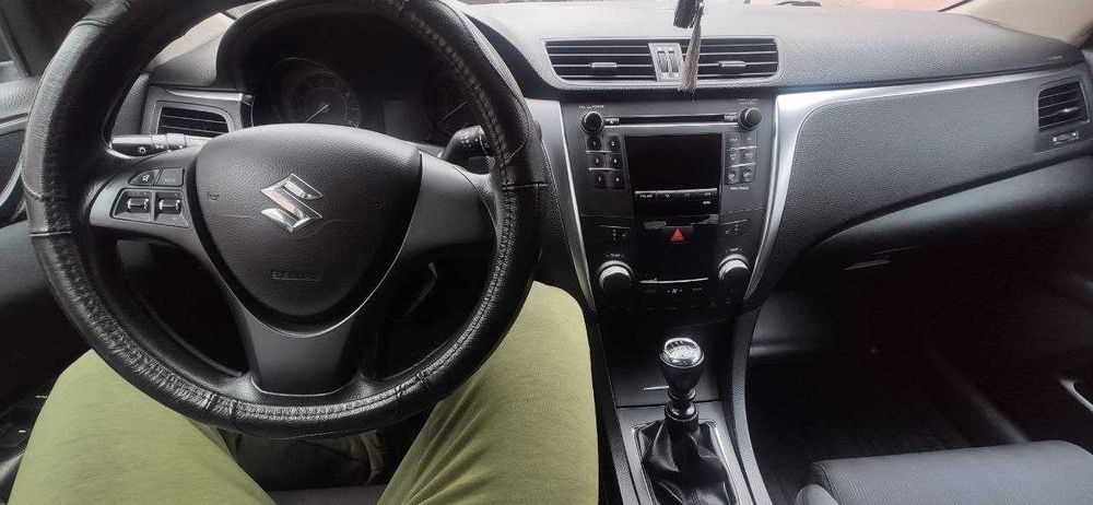 Suzuki Kizashi 2011