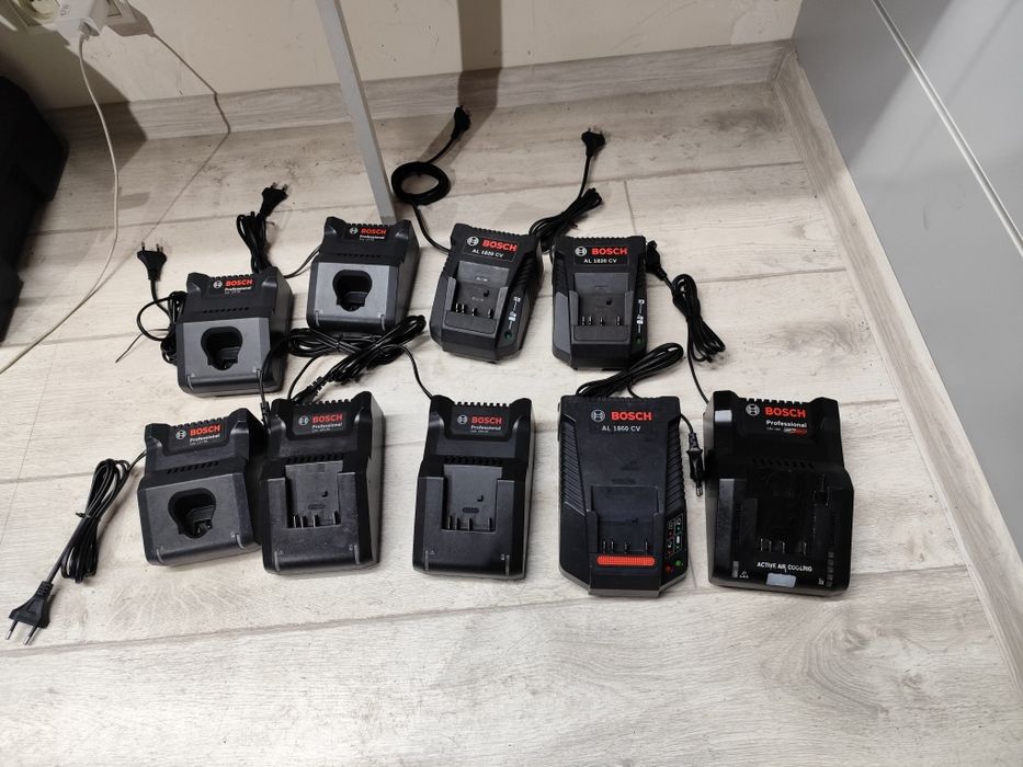 Bosch GAL 18V -40 зарядний пристрій Бош Оригінал зарядка