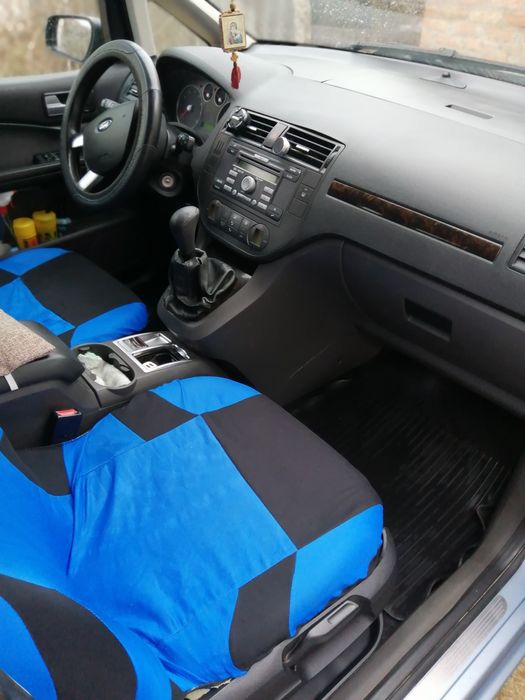 Хороший сімейний автомобіль 1 8 в доброму стані другий власник