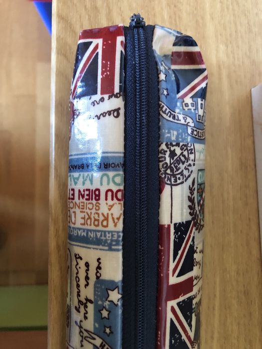 Estojo azul plastificado UK