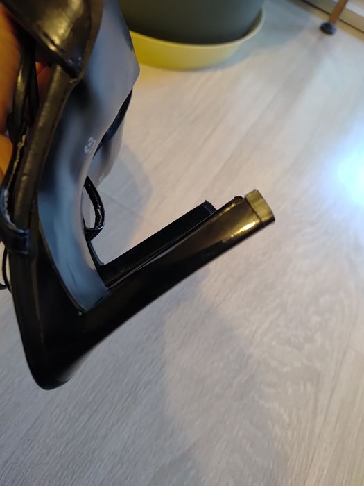 Buty na obcasie szpilki 37 rzymianki wiązane na łydce