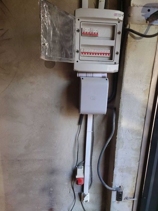 Гараж на  Олени Степанівни