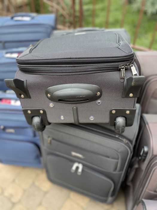 Валіза .чемодан.Валізи TRANSIT  на 2-х колесах .Розмір  22 ,26 ,30