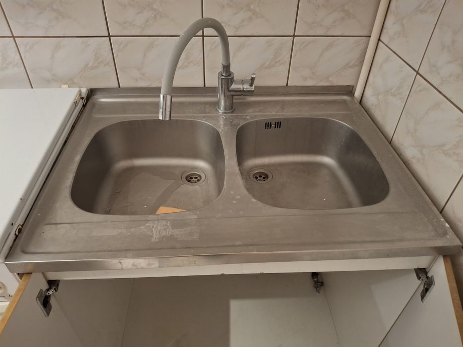 Zlew kuchenny z baterią