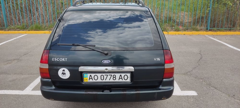 Ford escort 1.6 v16