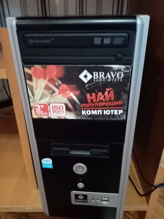 Продам  компютер браво монітор  самсунг клавіатура.