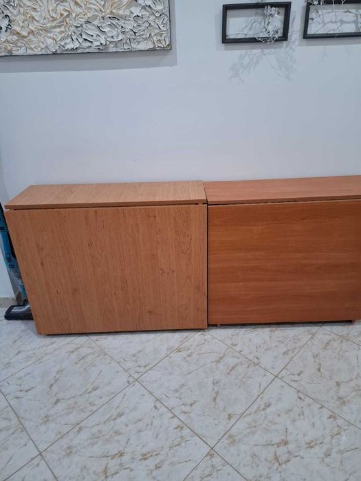 Roupeiro de duas porta IKEA e mesa de jantar
