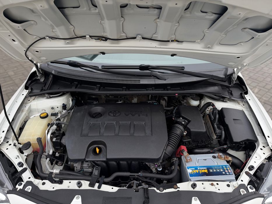 Toyota Corolla 2011р.в (рестайлинг) 1.6 автомат