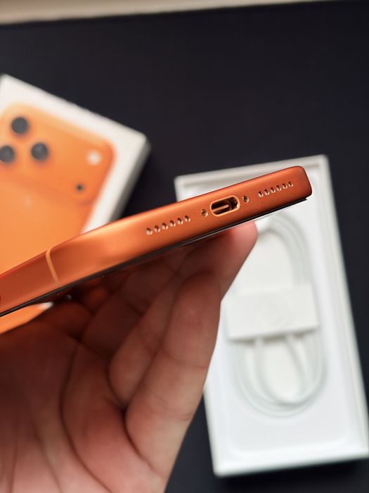 IPhone 17 pro max 256gb orange E-sim