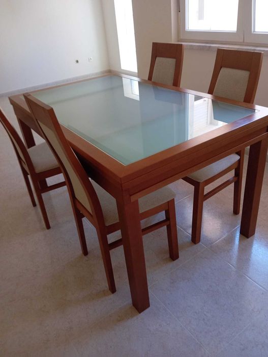 Vendo mesa de refeição