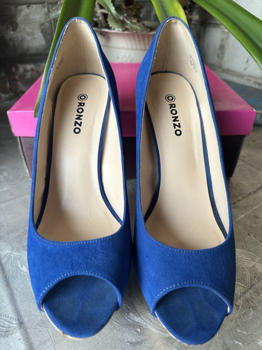 Сині туфлі