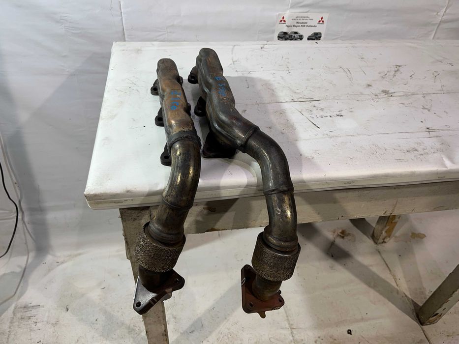 Колектор випускной 3.0 ОМ 642 Mercedes-Benz правий лівий