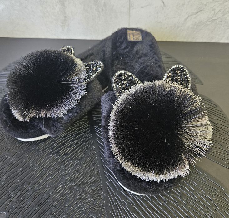 Pantofle klapki czarne rozm. 36