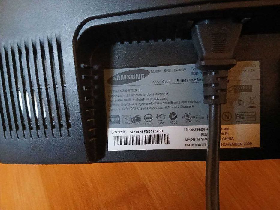 Монитор Samsung SyncMaster 943NW