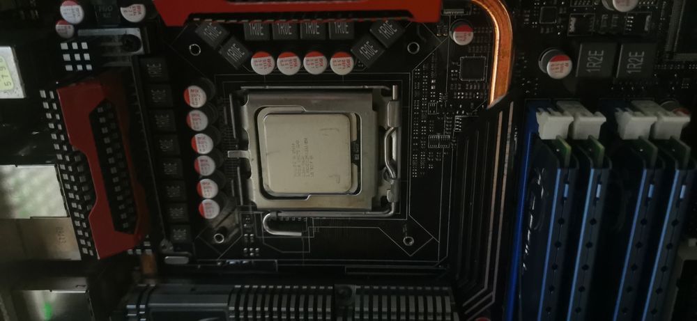 Intel Core 2 Quad Q9650 3GHz OC 4.3GHz  +1.3GHz Yorkfield  LGA 775