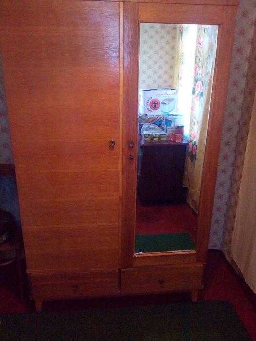 Шкаф для одежды.