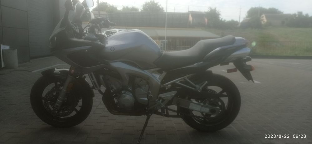 Мотоцикл Yamaha FZ6