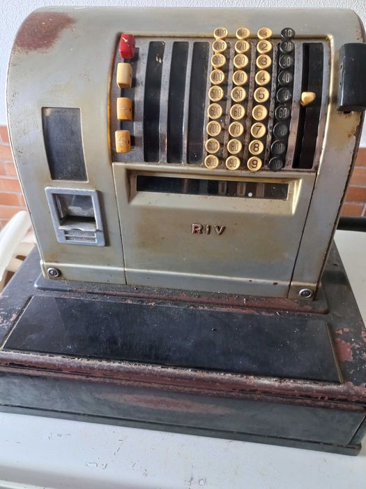Registadora antiga RIV