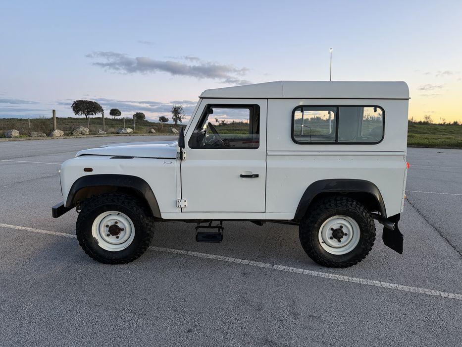 Land Rover Defender TD5 61000kms 2005 1 registo