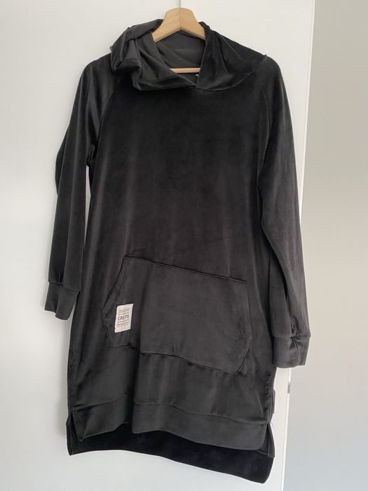 Sukienka z aksamitu.