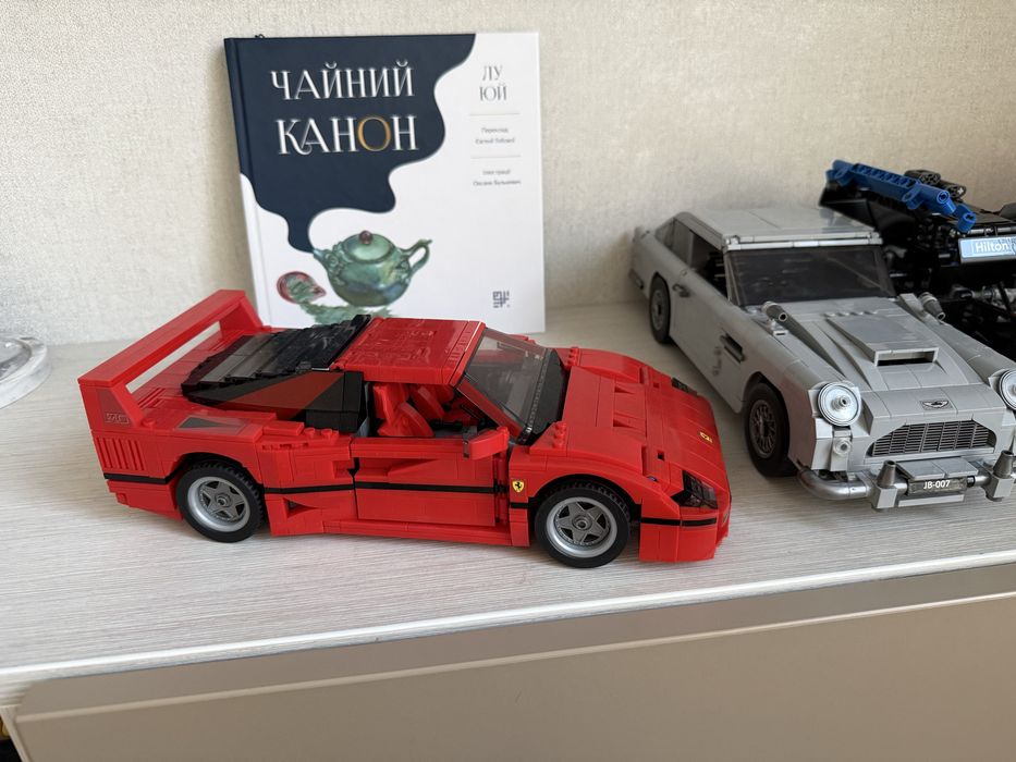 Lego technic 1 к 1. Ferrari f40, Aston Martin DB5 Creator.