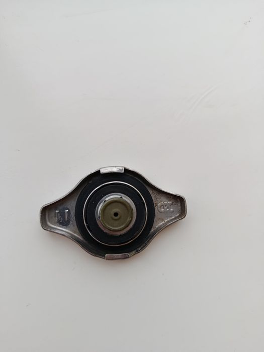 Кришка радіатора Mitsubishi