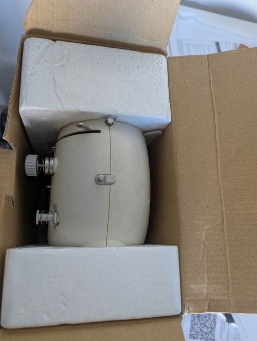 Mini maquina de costura