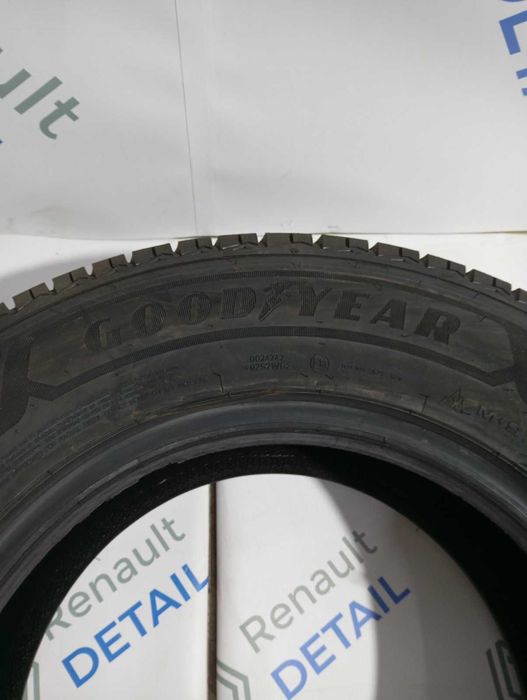 Всесезонна шина Goodyear Vector 4Seasons 215*75 R16