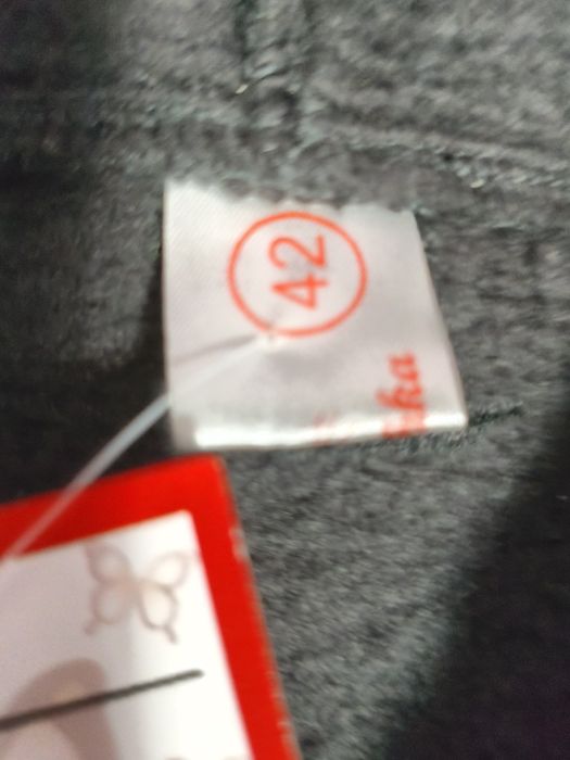 Продаю новую кофту, размер 42