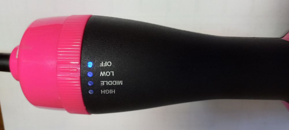 Фен-щетка для волос на 1000 Вт.продам.