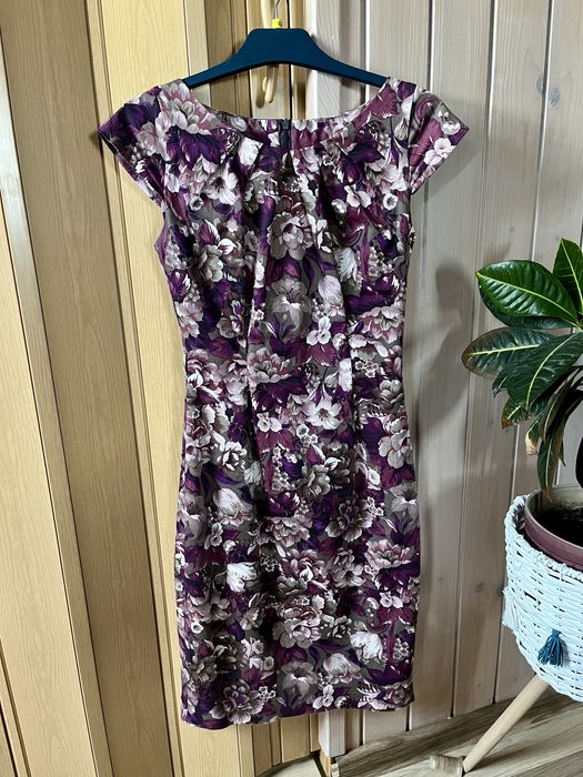 Sukienka princeska dopasowana elegancka Mohito XS święta