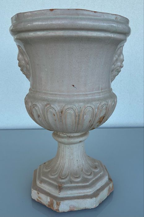 Vaso antigo em otimo estado.