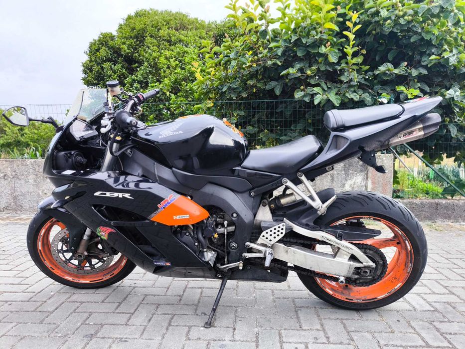 Honda  CBR 1000 RR 2004